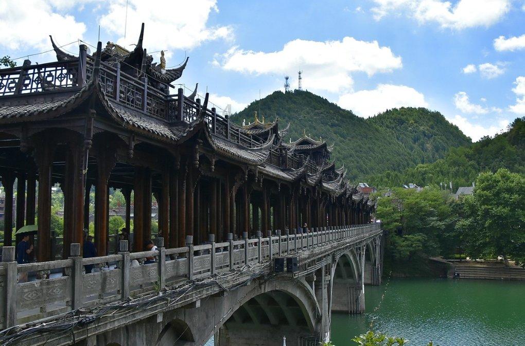 小猫钓鱼游戏龙王版有船